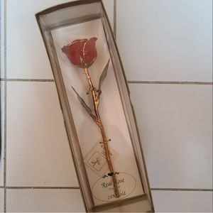 Real rose preserved in 24k gold